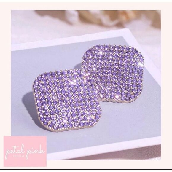 BEAUTIFUL Lavender Crystal Square Studs Fancy Festive Party Glam - Picture 1 of 4